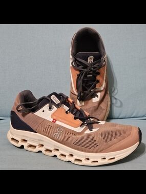 On Running Women's Sneakers - Apricot/Beige